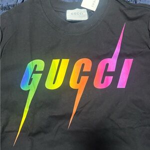 Réplica Gucci Black T-Shirt with Rainbow Logo